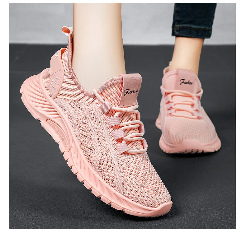 Women's flat sneakers