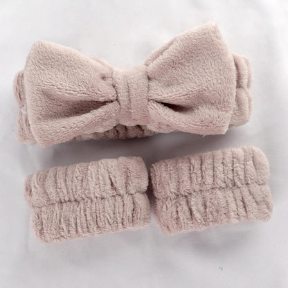 Makeup tool kit with sponge