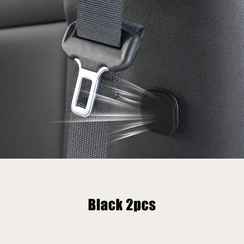 Seat belt fixing clip with solid buckle